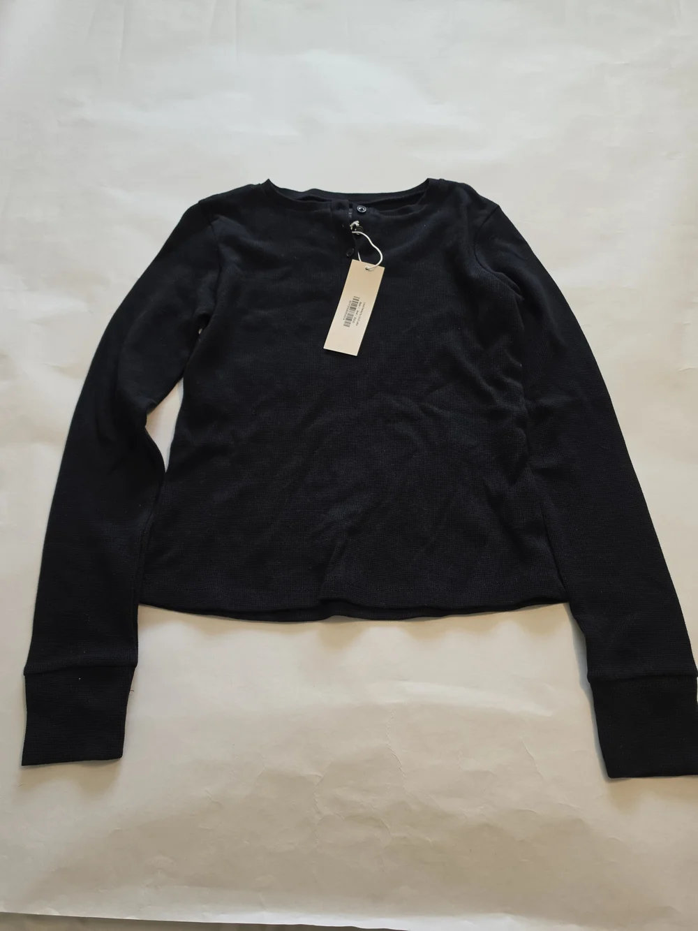 Classic Black Long-Sleeve Crewneck Tee for Women